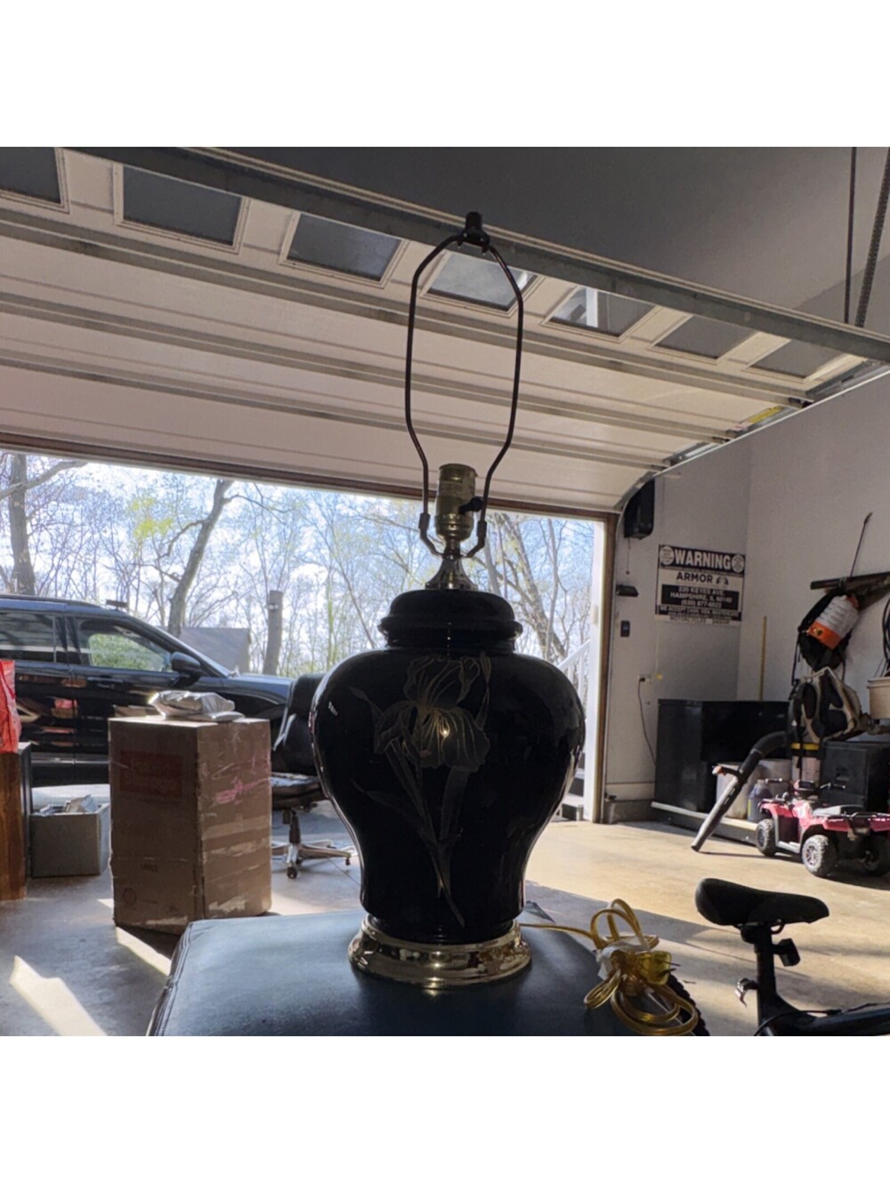VTG Black and Gold Floral Ceramic Table Lamp with Glossy Finish and Shade
